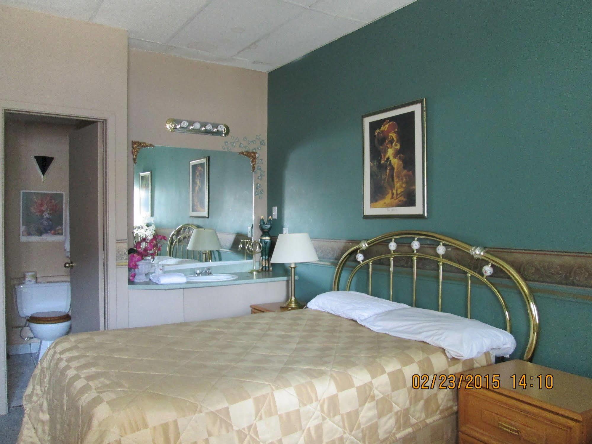 Motel Lustre D'Or L'Ancienne-Lorette Extérieur photo